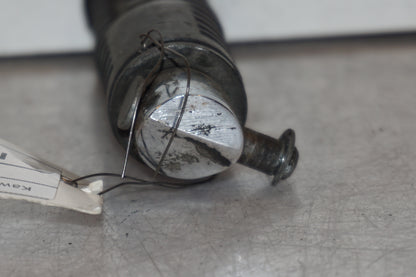 Snett uppifrån på Fotpinne från en Kawasaki VN 1500 -1999 motorcykel.