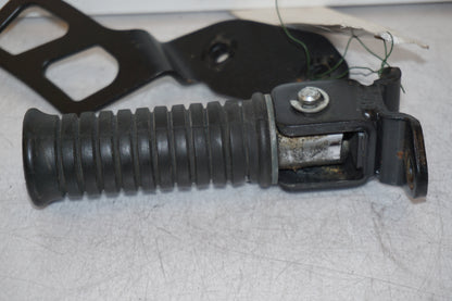 Vänster sida på Fotpinne från en Kawasaki VN 2000 -2006 motorcykel.