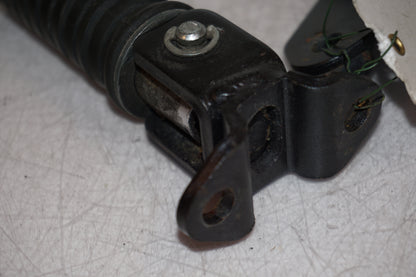 Snett nerifrån på Fotpinne från en Kawasaki VN 2000 -2006 motorcykel.