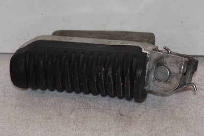 Framsidan på Fotpinne från en Suzuki GSX 1300 R -2003 motorcykel.