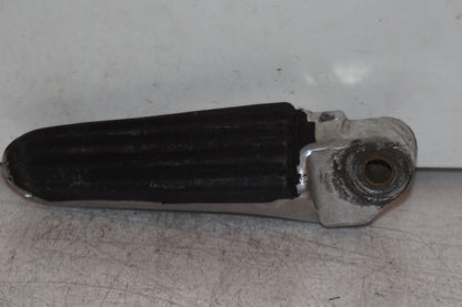 Framsidan på Fotpinne från en Suzuki GSX 1300 R -2000 motorcykel.