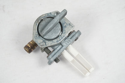 Framsidan på Bensinkran från en Yamaha YZF R6 -2001 motorcykel.