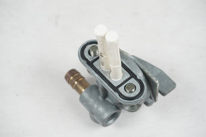 Baksidan på Bensinkran från en Yamaha YZF R6 -2001 motorcykel.