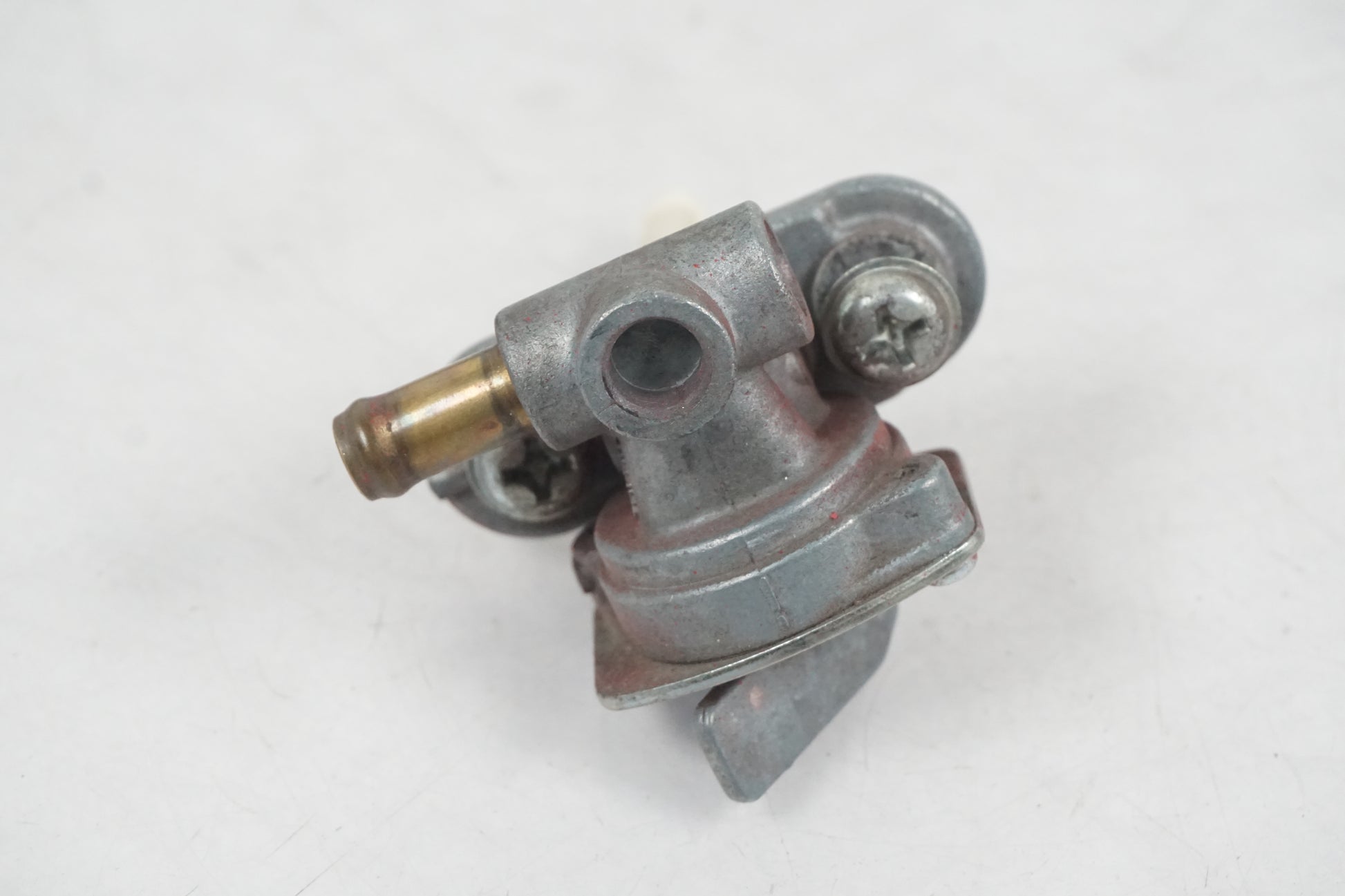 Höger sida på Bensinkran från en Yamaha YZF 1000 R1 -2000 motorcykel.