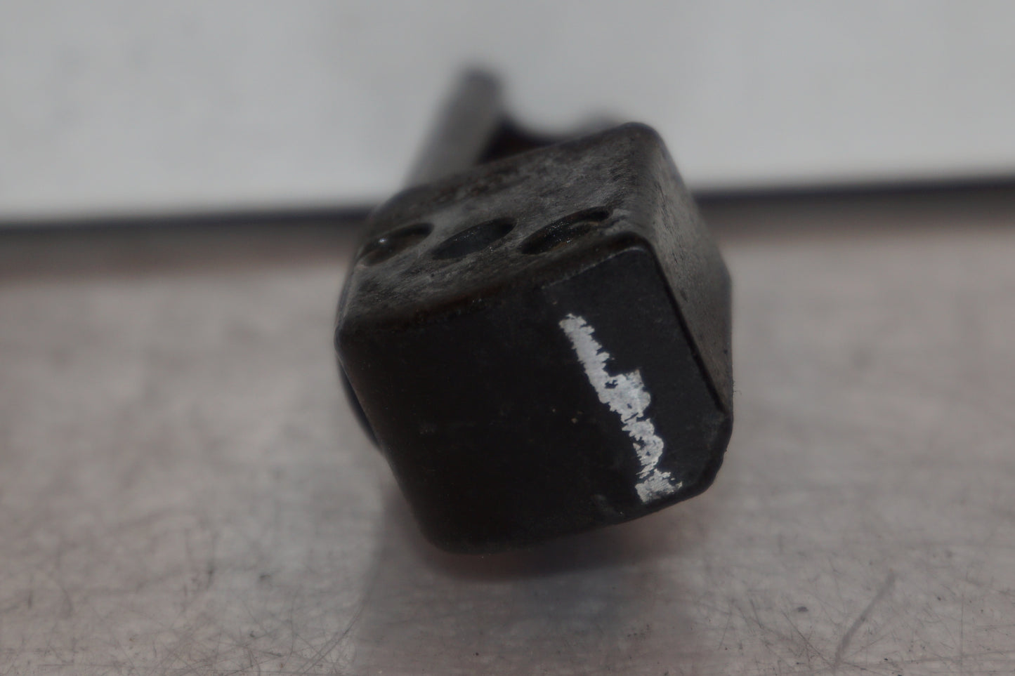 Vänster sida på Fotpinne från en Kawasaki Z 800 -2014 motorcykel.