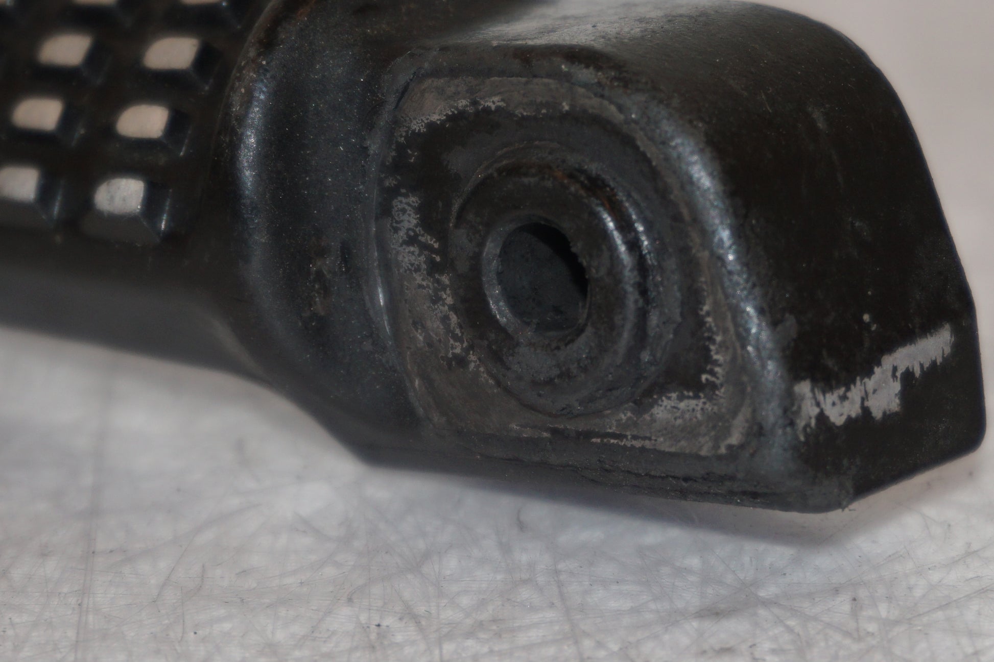 Snett nerifrån på Fotpinne från en Kawasaki Z 800 -2014 motorcykel.