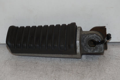 Framsidan på Fotpinne från en Kawasaki GPZ 900 -1985 motorcykel.