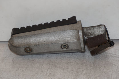 Baksidan på Fotpinne från en Kawasaki GPZ 900 -1985 motorcykel.