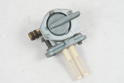 Framsidan på Bensinkran från en Yamaha YZF R6 -2000 motorcykel.