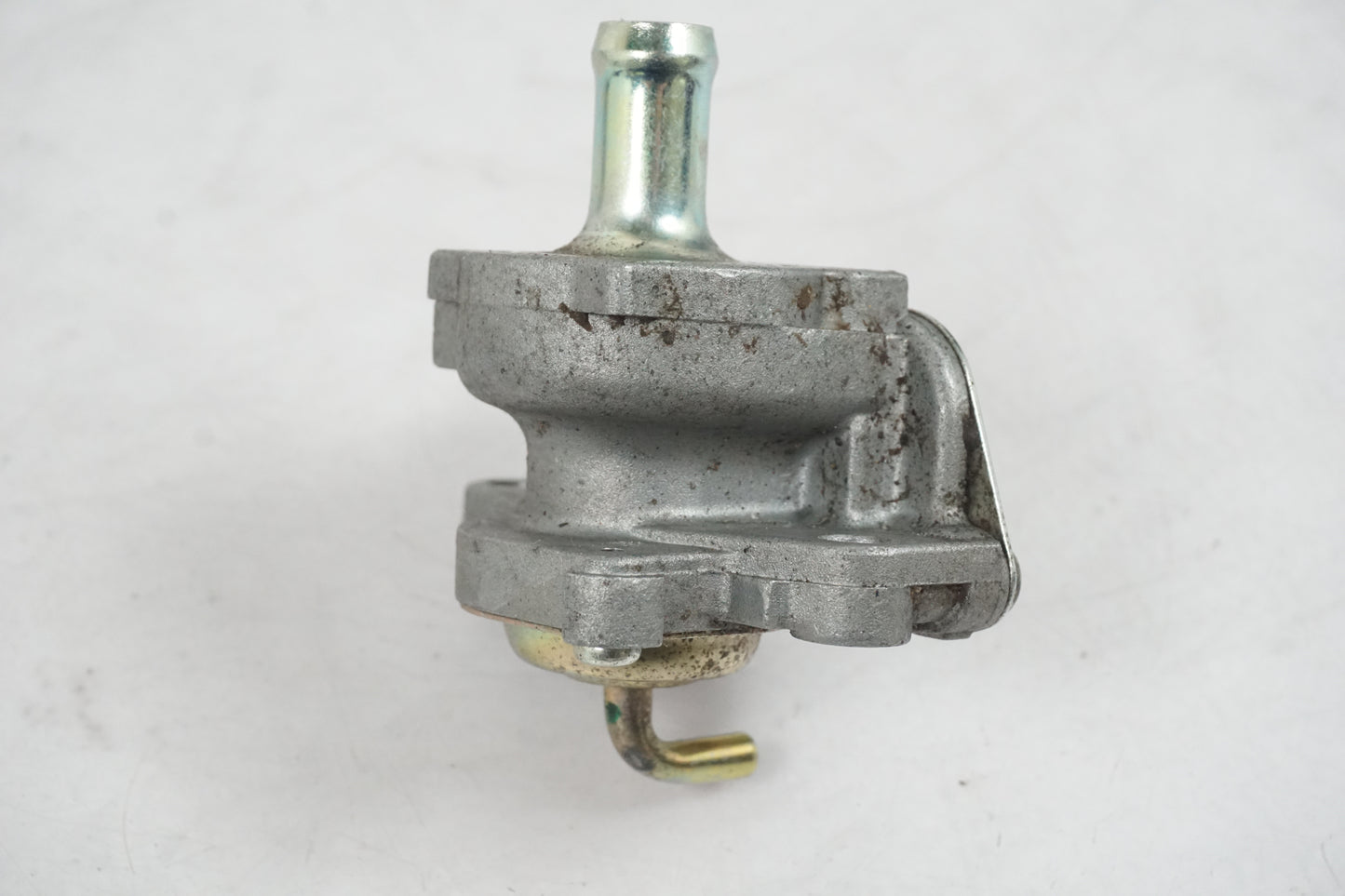 Höger sida på Bensinkran från en Yamaha XT 125 X -2005 motorcykel.