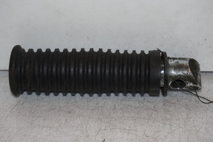 Framsidan på Fotpinne från en Kawasaki VN 800 -1998 motorcykel.