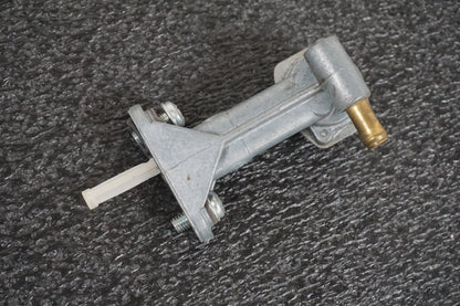 Baksidan på Bensinkran från en Yamaha DT 125 -2006 motorcykel.