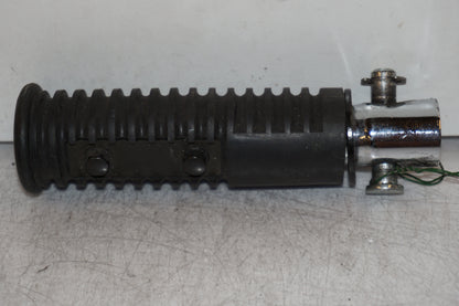 Baksidan på Fotpinne från en Kawasaki VN 800 -1997 motorcykel.