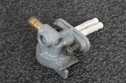 Höger sida på Bensinkran från en Yamaha YZF R6 -2000 motorcykel.