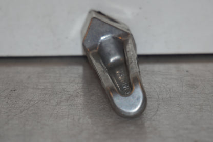 Vänster sida på Fotpinne från en Kawasaki ZZR 1200 -2002 motorcykel.