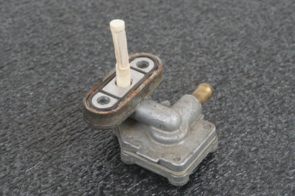 Framsidan på Bensinkran från en Yamaha BT 1100 -2004 motorcykel.