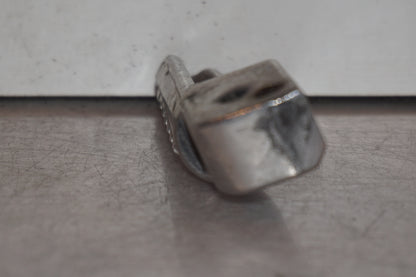 Snett uppifrån på Fotpinne från en Kawasaki ZZR 1200 -2002 motorcykel.