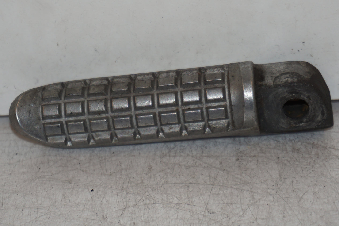 Framsidan på Fotpinne från en Kawasaki ZZR 1100 -1998 motorcykel.