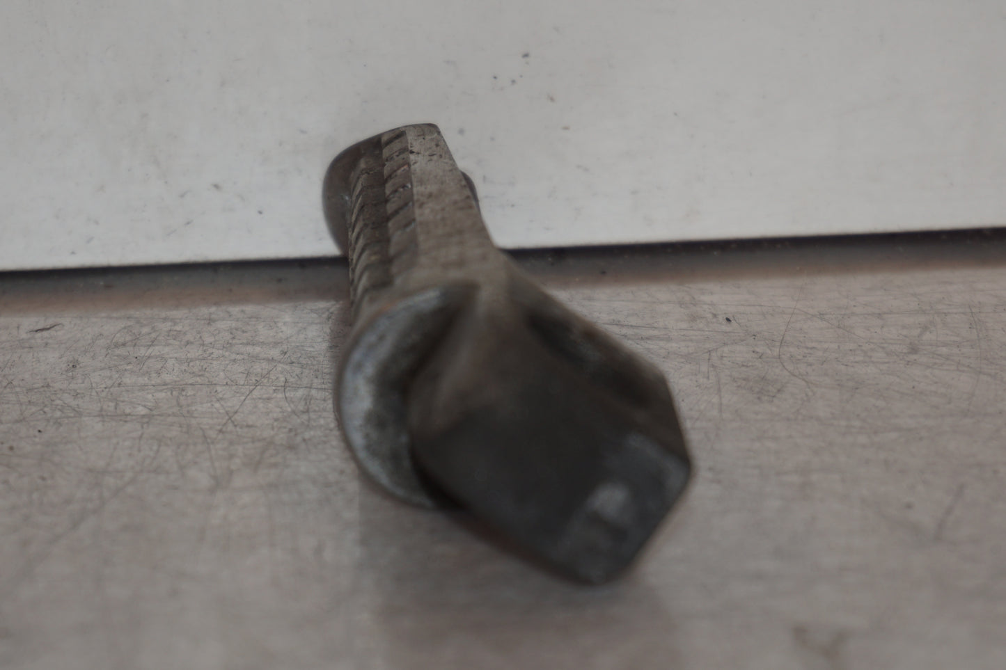 Snett uppifrån på Fotpinne från en Kawasaki ZZR 1100 -1998 motorcykel.