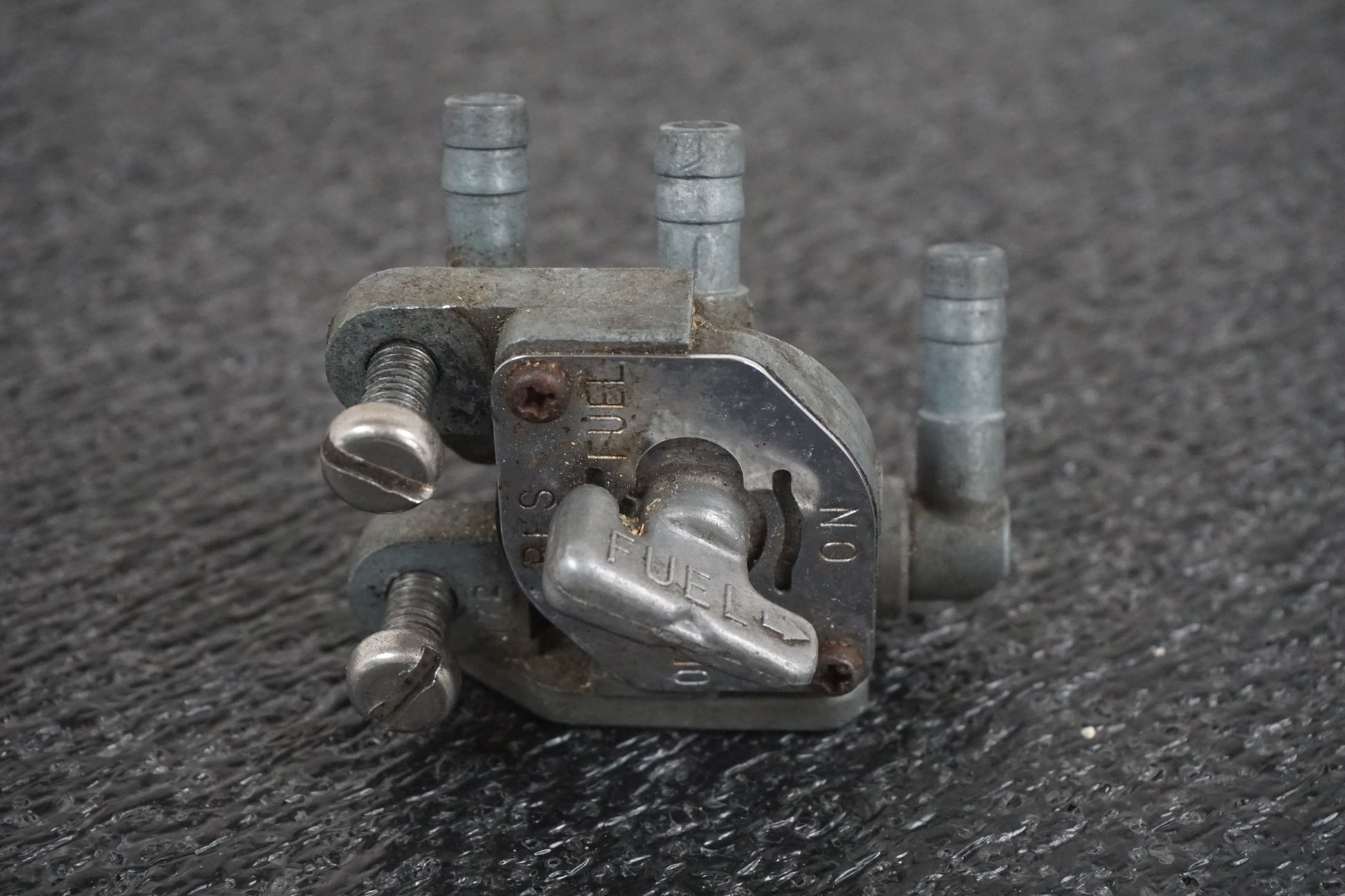 Framsidan på Bensinkran från en Yamaha FZR 1000 -1988 motorcykel.