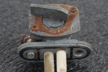 Vänster sida på Bensinkran från en Yamaha XTZ 750 -1992 motorcykel.