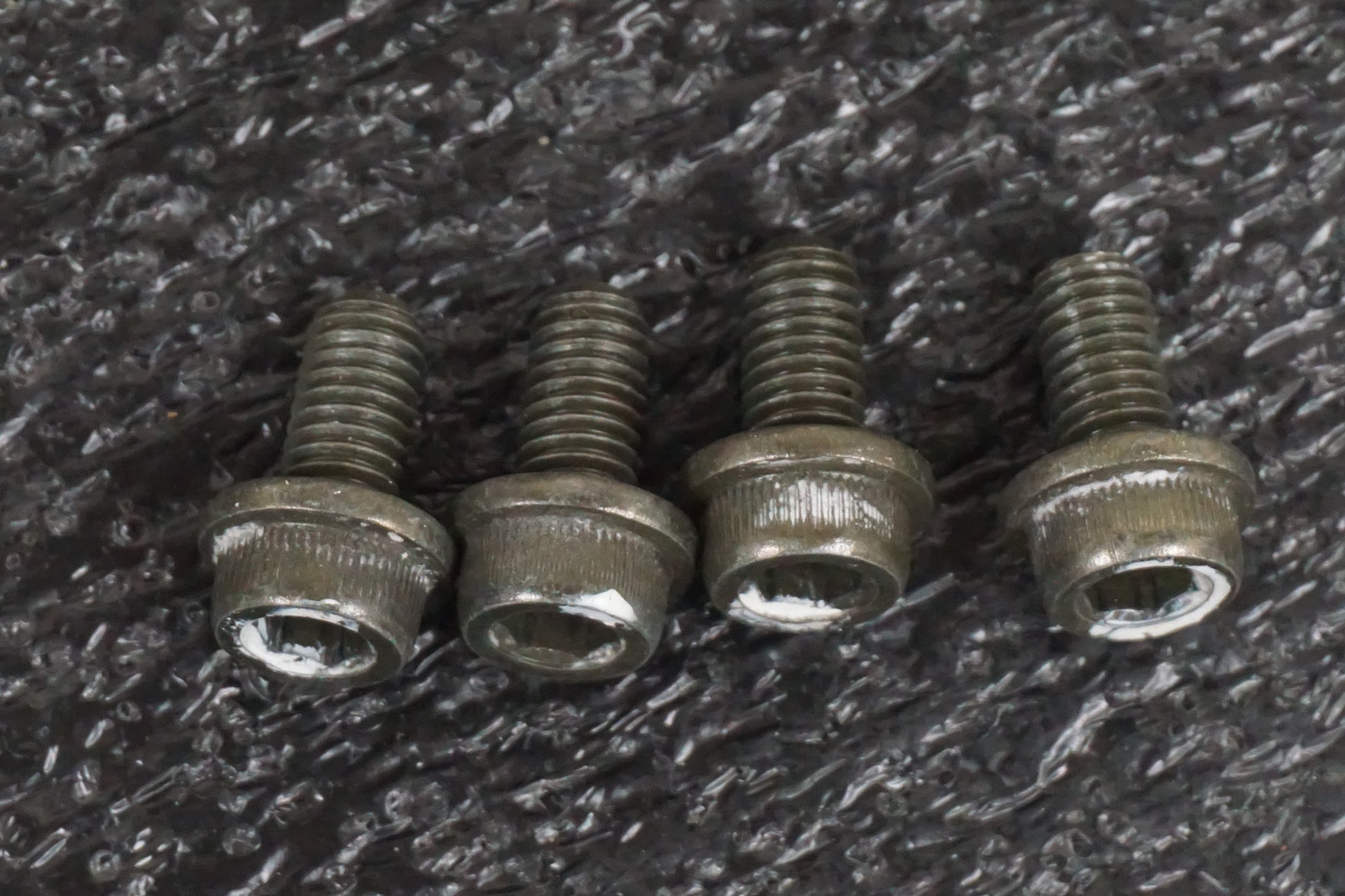 Baksidan på Bensintankgivare från en Suzuki GSX 1400 -2003 motorcykel.