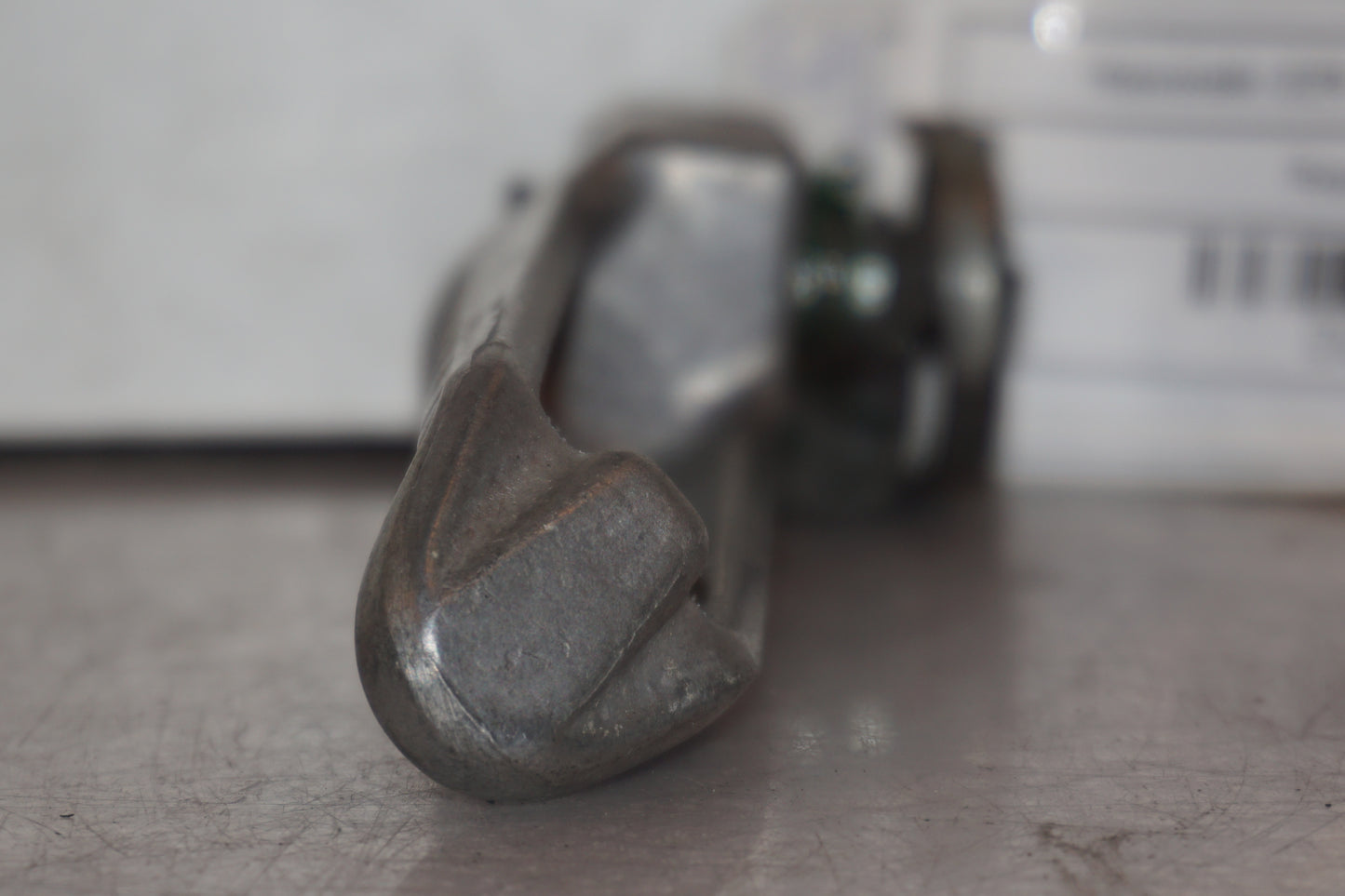 Vänster sida på Fotpinne från en Kawasaki ZZR 1100 -1991 motorcykel.