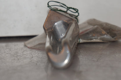 Vänster sida på Fotpinne från en Kawasaki Z 1000 -2008 motorcykel.