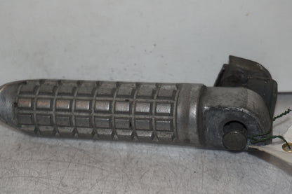 Framsidan på Sidostödsbrytare från en Honda CB 600 Hornet -2000 motorcykel.