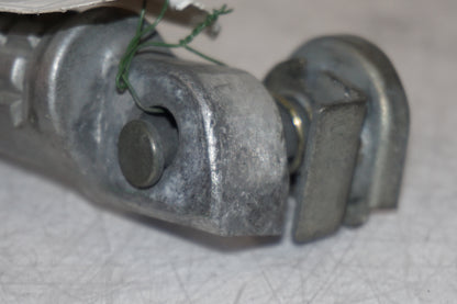 Snett uppifrån på Sidostödsbrytare från en Honda CB 600 Hornet -2000 motorcykel.