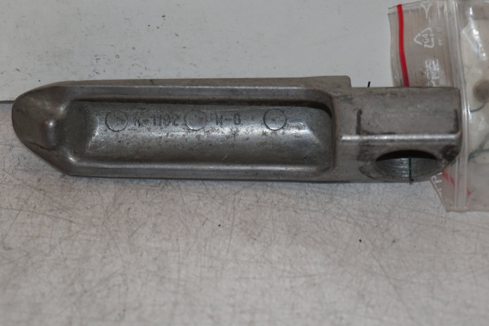 Baksidan på Fotpinne från en Kawasaki ZZR 1100 -1994 motorcykel.