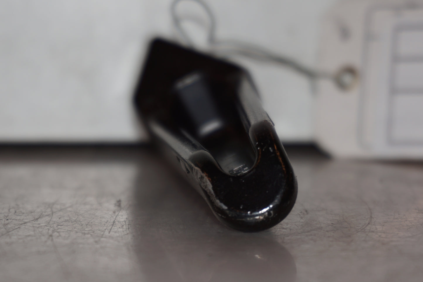 Vänster sida på Fotpinne från en Kawasaki Z 1000 -2010 motorcykel.