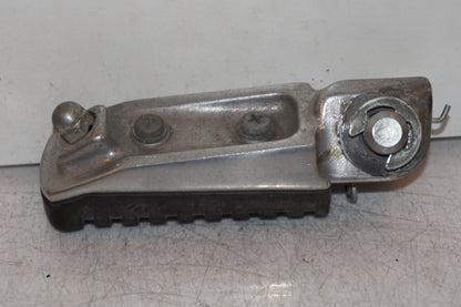 Höger sida på Fotpinne från en Kawasaki ZR-X 1200 S -2001 motorcykel.