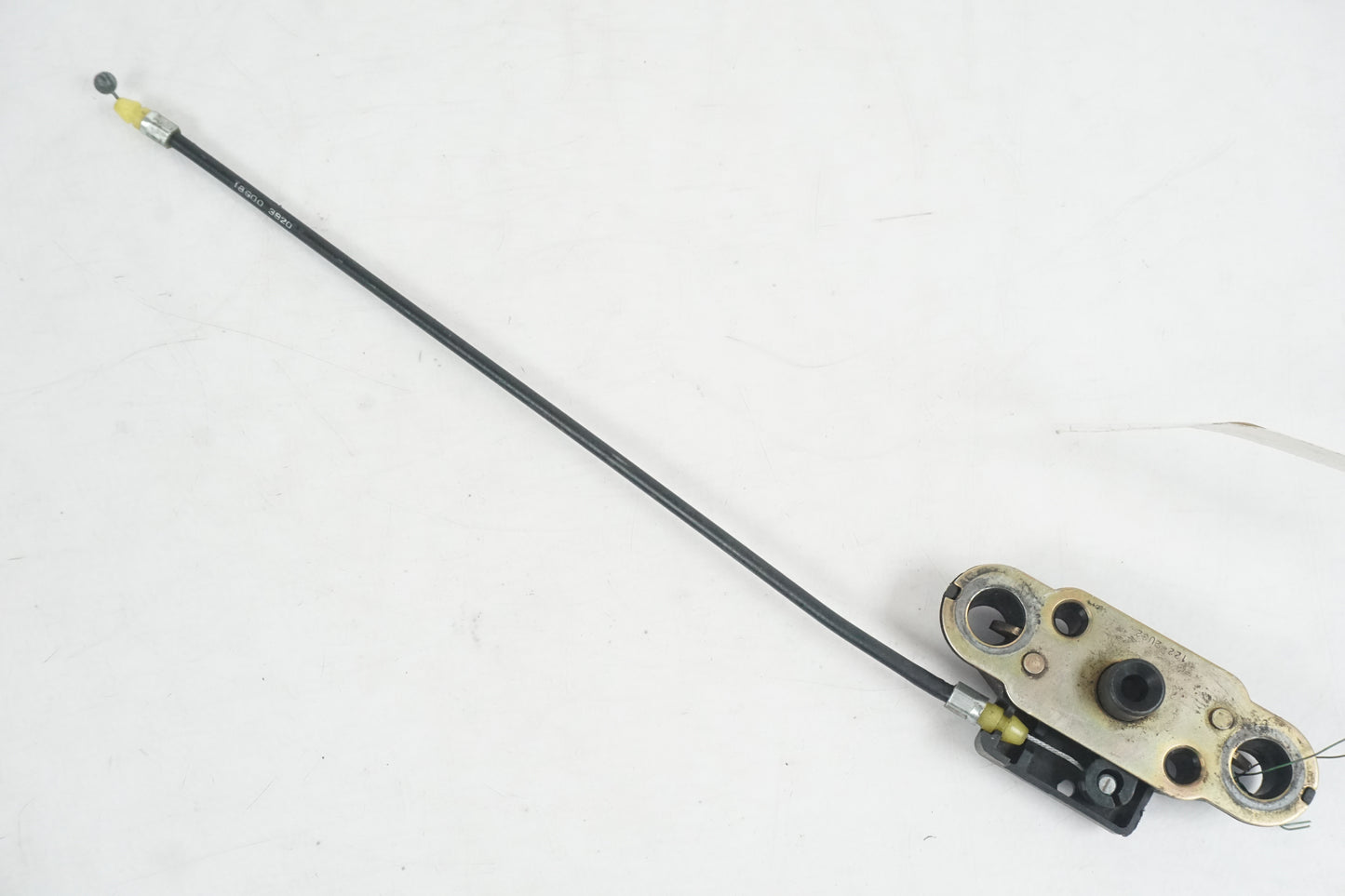 Framsidan på Sadellåsmekanism från en Suzuki GSX-R 1000 -2003 motorcykel.