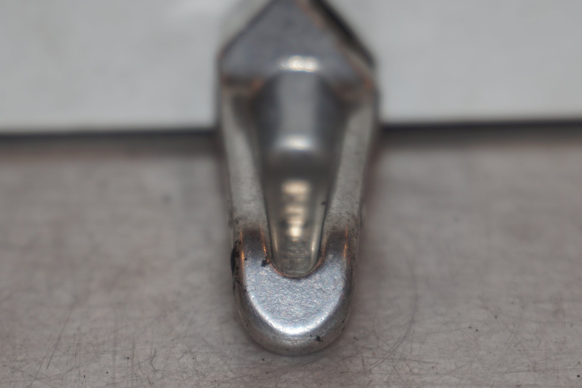 Höger sida på Fotpinne från en Kawasaki ZR-X 1200 S -2001 motorcykel.