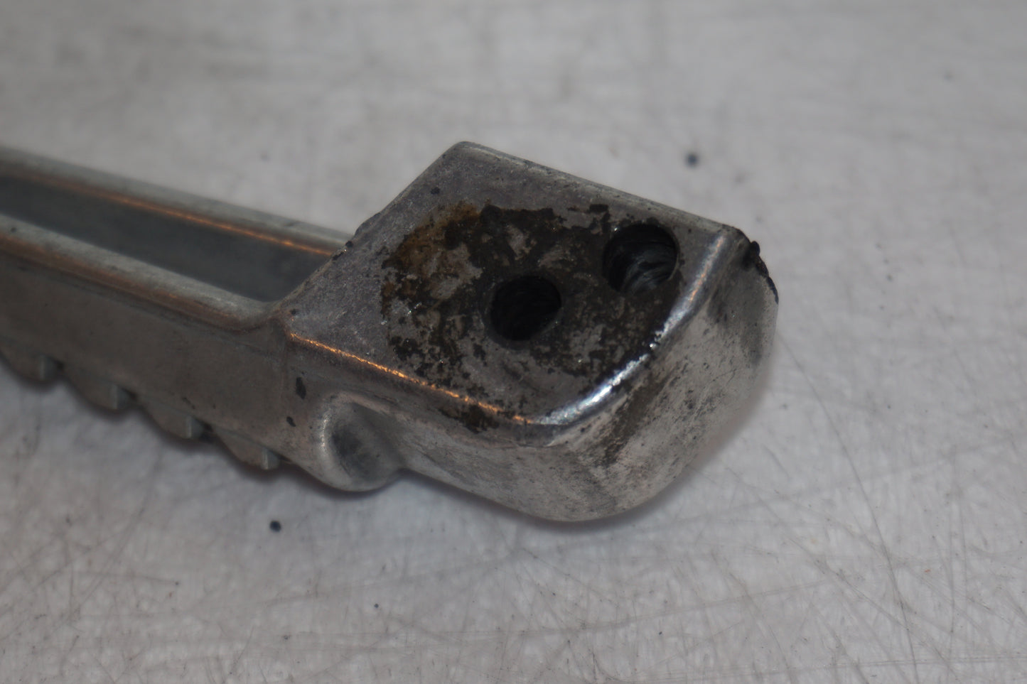 Snett uppifrån på Fotpinne från en Kawasaki ZR-X 1200 S -2001 motorcykel.