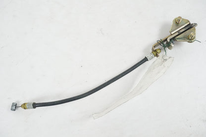 Baksidan på Sadellåsmekanism från en Suzuki GSX 600 F -1988 motorcykel.