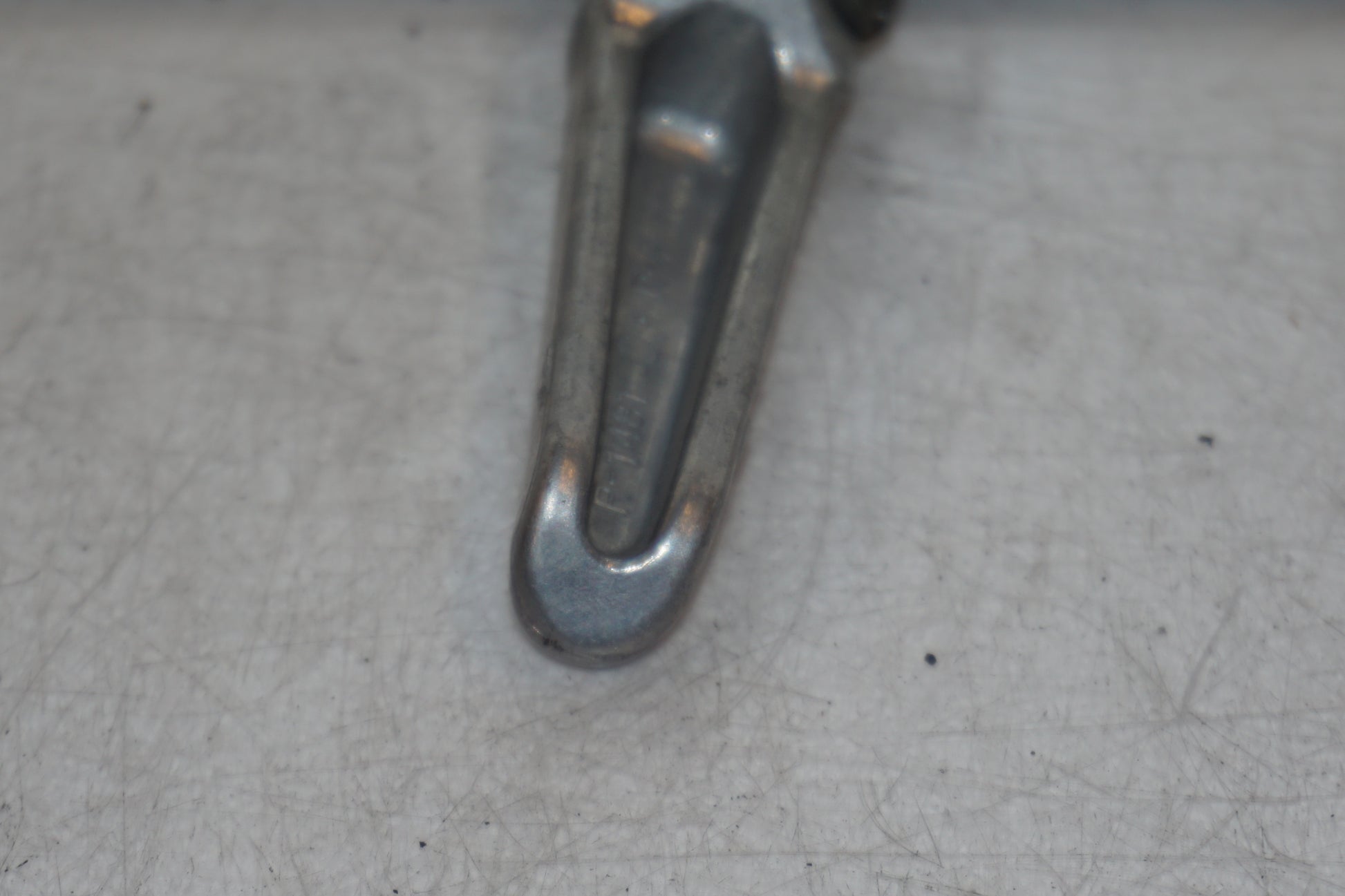 Höger sida på Fotpinne från en Kawasaki ZR-X 1200 S -2001 motorcykel.