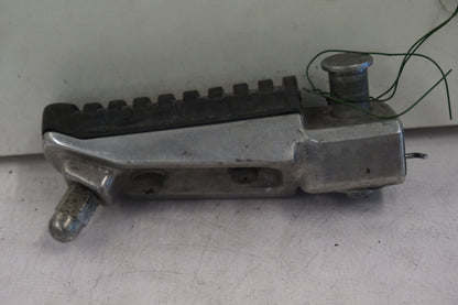 Baksidan på Fotpinne från en Kawasaki ZZR 1200 -2002 motorcykel.