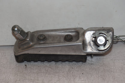 Höger sida på Fotpinne från en Kawasaki ZZR 1200 -2002 motorcykel.