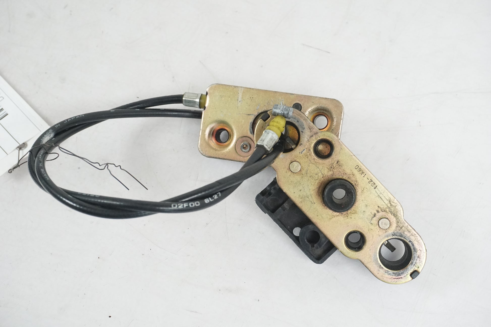 Framsidan på Sadellåsmekanism från en Suzuki TL 1000 S -1997 motorcykel.