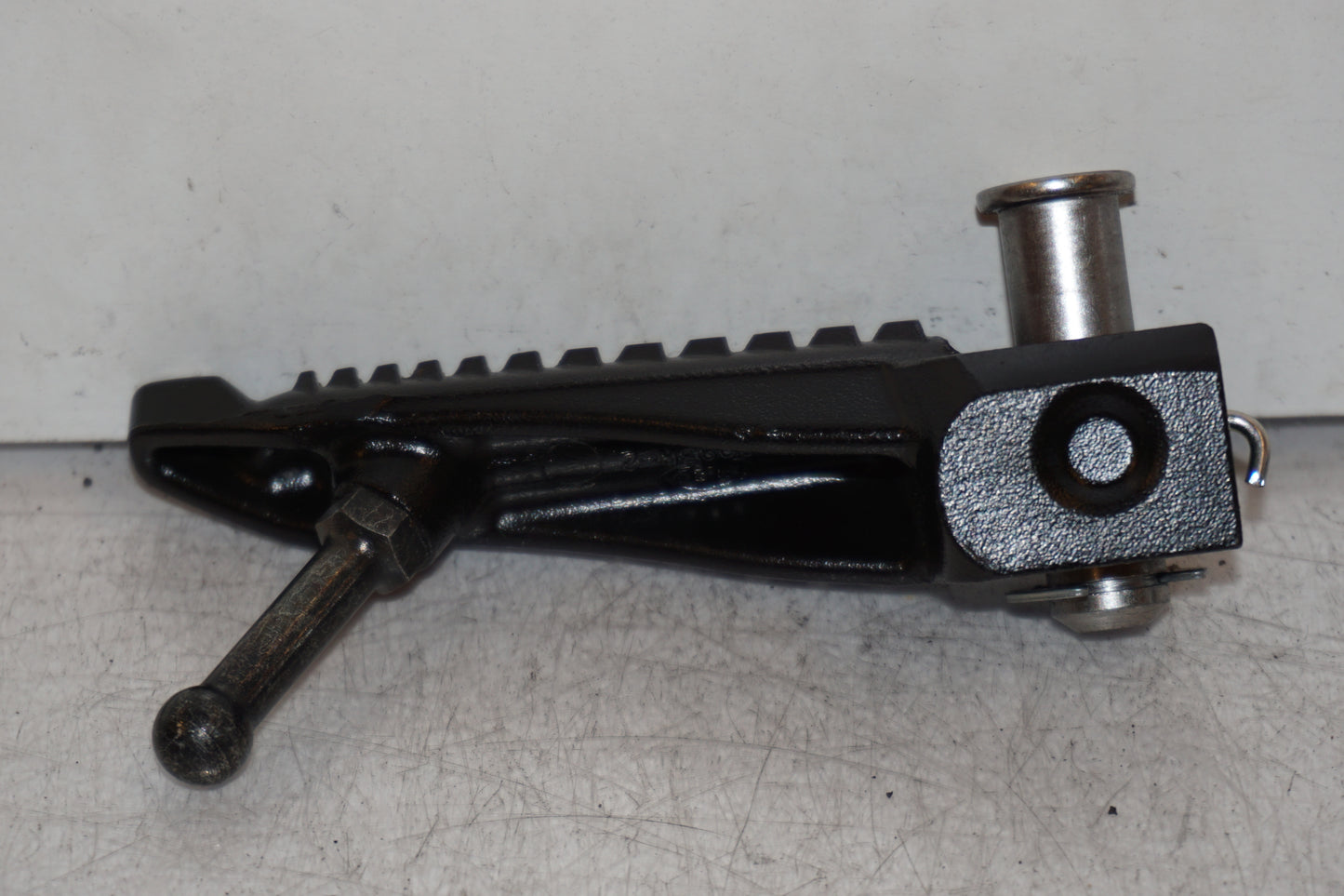 Baksidan på Fotpinne från en Kawasaki Z 1000 -2014 motorcykel.