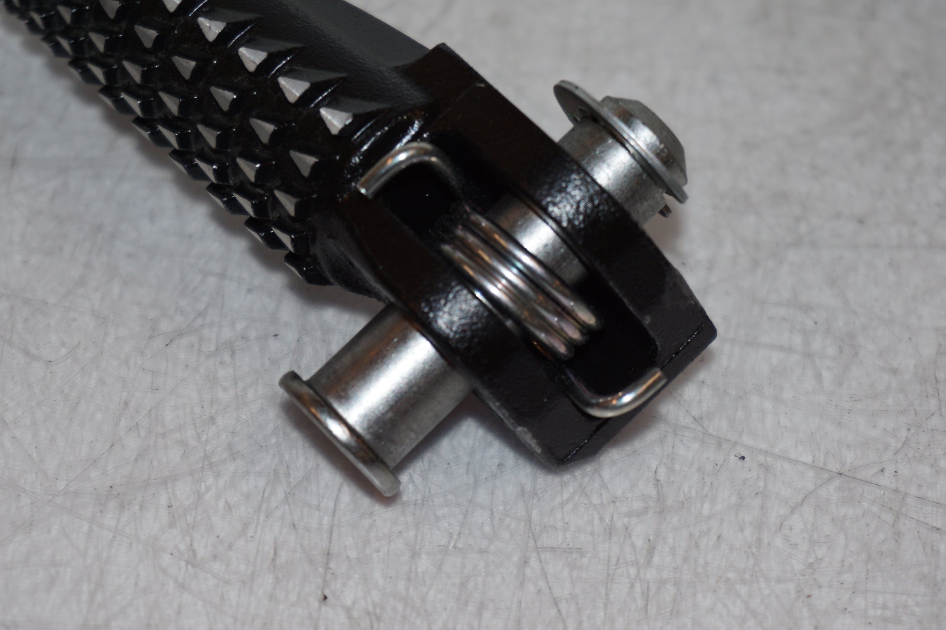 Snett uppifrån på Fotpinne från en Kawasaki Z 1000 -2014 motorcykel.