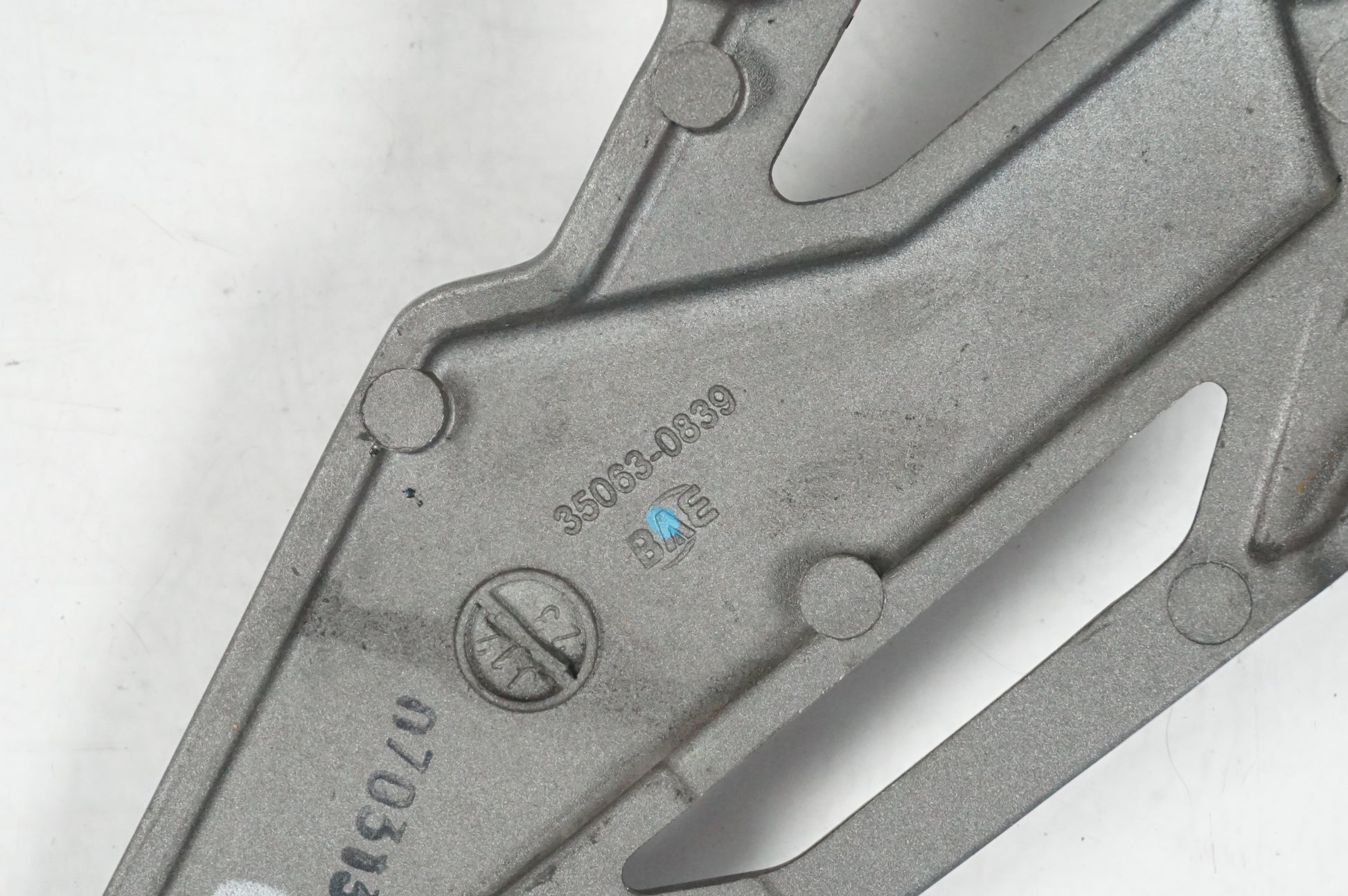 Snett uppifrån på Fotpinne från en BMW F 800 GT -2013 motorcykel.