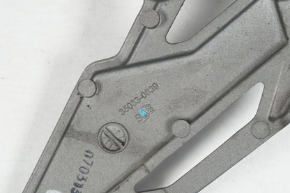 Snett uppifrån på Fotpinne från en BMW F 800 GT -2013 motorcykel.