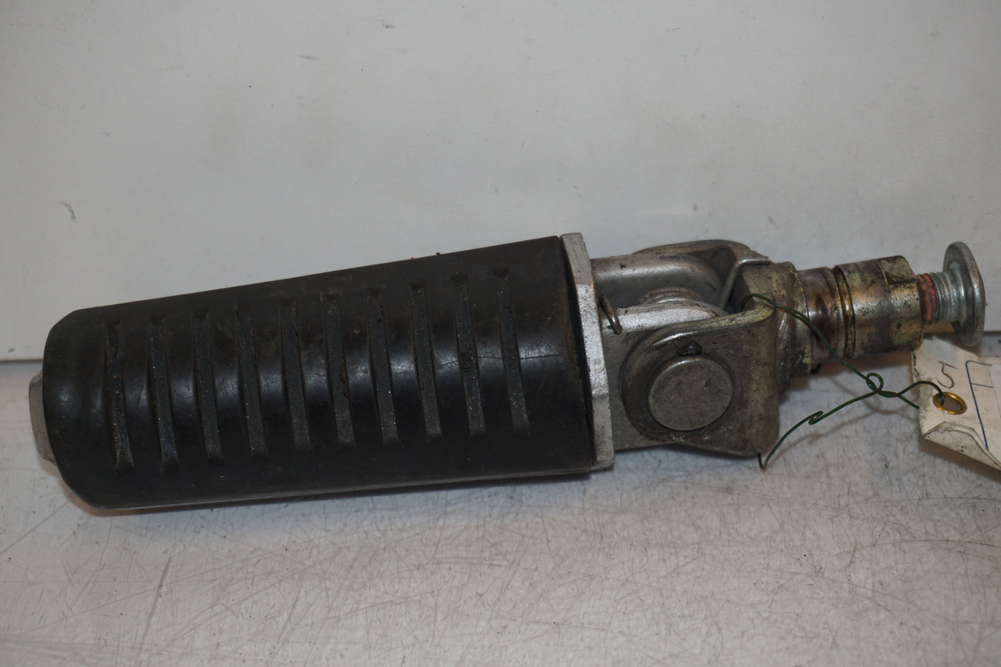 Framsidan på Fotpinne från en Kawasaki ZX-9R -1994 motorcykel.