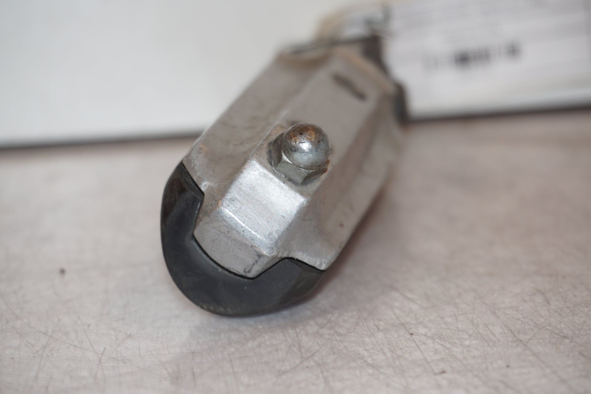 Vänster sida på Fotpinne från en Kawasaki ZX-9R -1994 motorcykel.