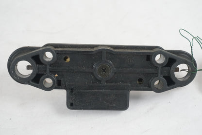 Höger sida på Sadellåsmekanism från en Suzuki GSF 600 -1995 motorcykel.