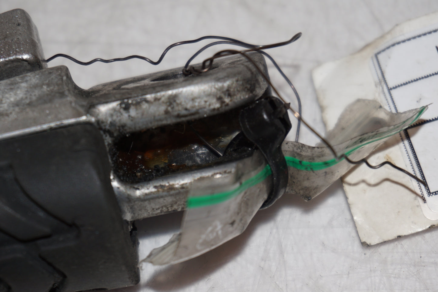 Extrabild1 på <p>Fotpinne höger fram från Kawasaki Z 900 2017.</p>

<p>Okej skick.</p> motorcykel.