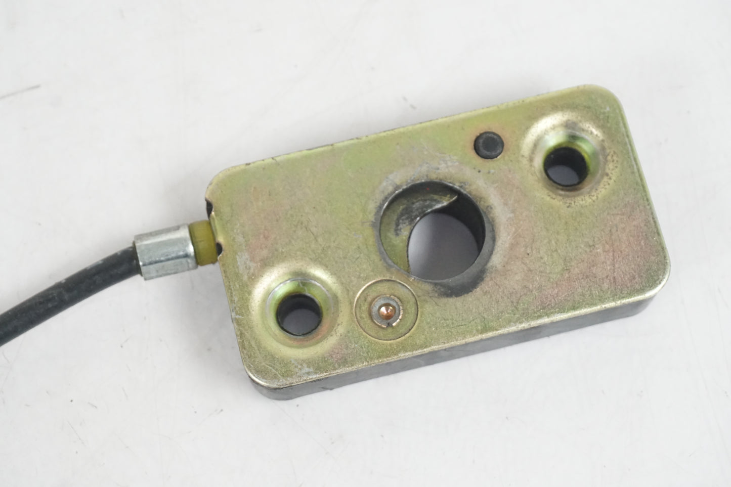 Snett uppifrån på Sadellåsmekanism från en Suzuki TL 1000 S -1997 motorcykel.